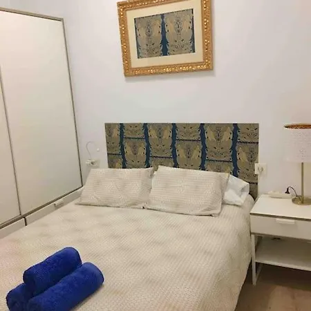 Apartment Luminosa Y Con Terraza: Playa Surf Cine Ess01935 San Sebastian
