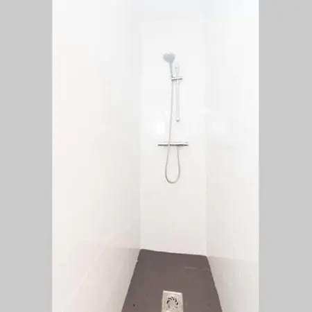 Apartment Luminosa Y Con Terraza: Playa Surf Cine Ess01935 *
