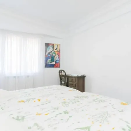 Luminosa Y Con Terraza: Playa Surf Cine Ess01935 Apartment *