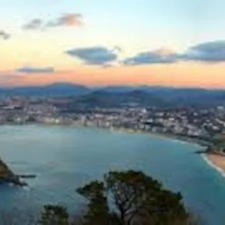 アパート 4 Playa Surf Cine- Parking Y Terraza サン・セバスティアン