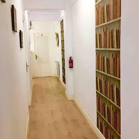 4 Playa Surf Cine- Parking Y Terraza サン・セバスティアン