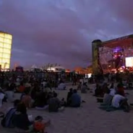 Luminosa Y Con Terraza: Playa Surf Cine Ess01935 San Sebastian