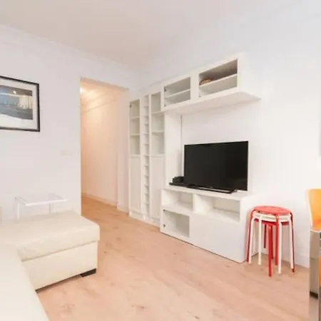 Luminosa Y Con Terraza: Playa Surf Cine Ess01935 Apartment
