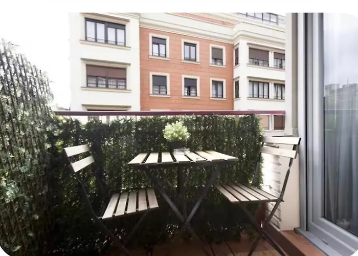 4 Playa Surf Cine- Parking Y Terraza סן סבסטיאן